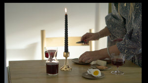 Candle hold